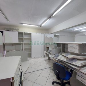 Sala Mobiliada com 250m², 2 vagas, no bairro Pio X em Caxias do Sul para Alugar