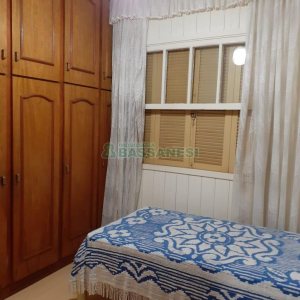 Casa com 340m², 3 dormitórios, 1 vaga, no bairro Centro em Caxias do Sul para Comprar