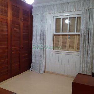 Casa com 340m², 3 dormitórios, 1 vaga, no bairro Centro em Caxias do Sul para Comprar