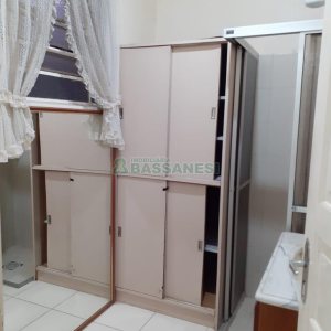 Casa com 340m², 3 dormitórios, 1 vaga, no bairro Centro em Caxias do Sul para Comprar