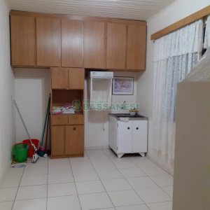 Casa com 340m², 3 dormitórios, 1 vaga, no bairro Centro em Caxias do Sul para Comprar