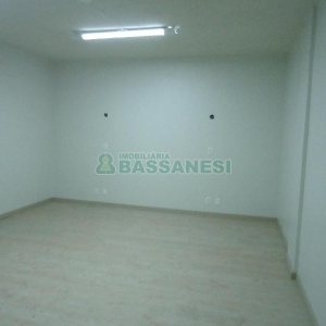 Sala com 30m², no bairro Centro em Caxias do Sul para Alugar