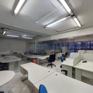 Sala Mobiliada com 250m², 2 vagas, no bairro Pio X em Caxias do Sul para Alugar