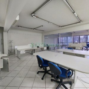 Sala Mobiliada com 250m², 2 vagas, no bairro Pio X em Caxias do Sul para Alugar