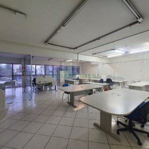 Sala Mobiliada com 250m², 2 vagas, no bairro Pio X em Caxias do Sul para Alugar