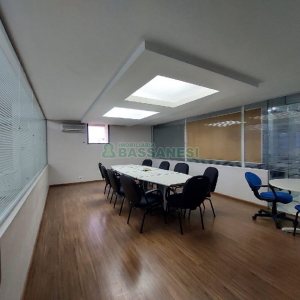 Sala Mobiliada com 250m², 2 vagas, no bairro Pio X em Caxias do Sul para Alugar