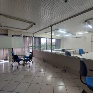 Sala Mobiliada com 190m², 2 vagas, no bairro Pio X em Caxias do Sul para Alugar