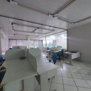 Sala Mobiliada com 190m², 2 vagas, no bairro Pio X em Caxias do Sul para Alugar