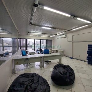 Sala Mobiliada com 190m², 2 vagas, no bairro Pio X em Caxias do Sul para Alugar