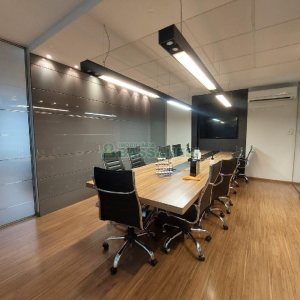 Sala Mobiliada com 190m², 2 vagas, no bairro Pio X em Caxias do Sul para Alugar