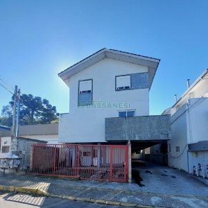 Sobrado Mobiliado com 70m², 2 dormitórios, 1 vaga, no bairro São Caetano em Caxias do Sul para Alugar