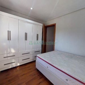 Sobrado Mobiliado com 70m², 2 dormitórios, 1 vaga, no bairro São Caetano em Caxias do Sul para Alugar