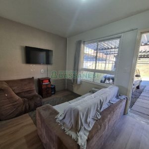 Sobrado com 71m², 2 dormitórios, 500 vagas, no bairro Salgado Filho em Caxias do Sul para Comprar