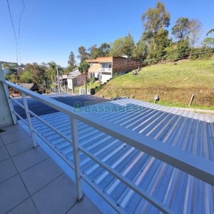 Sobrado com 71m², 2 dormitórios, 500 vagas, no bairro Salgado Filho em Caxias do Sul para Comprar