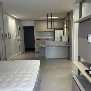 Kitinete com 41m², 1 dormitório, 1 vaga, no bairro Lourdes em Caxias do Sul para Comprar