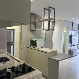 Kitinete com 41m², 1 dormitório, 1 vaga, no bairro Lourdes em Caxias do Sul para Comprar