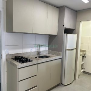 Kitinete com 41m², 1 dormitório, 1 vaga, no bairro Lourdes em Caxias do Sul para Comprar