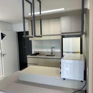 Kitinete com 41m², 1 dormitório, 1 vaga, no bairro Lourdes em Caxias do Sul para Comprar