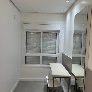Kitinete com 41m², 1 dormitório, 1 vaga, no bairro Lourdes em Caxias do Sul para Comprar
