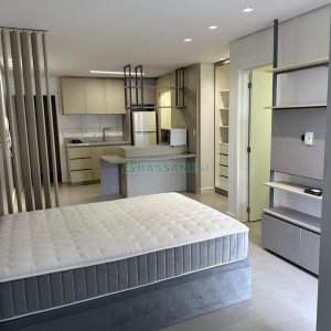 Kitinete com 41m², 1 dormitório, 1 vaga, no bairro Lourdes em Caxias do Sul para Comprar