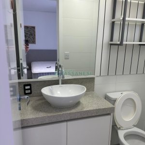 Kitinete com 41m², 1 dormitório, 1 vaga, no bairro Lourdes em Caxias do Sul para Comprar