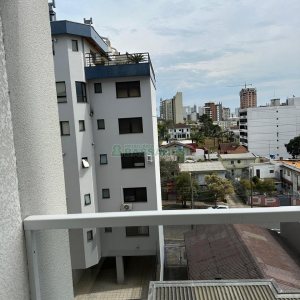 Kitinete com 41m², 1 dormitório, 1 vaga, no bairro Lourdes em Caxias do Sul para Comprar