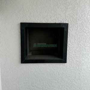 Kitinete com 41m², 1 dormitório, 1 vaga, no bairro Lourdes em Caxias do Sul para Comprar