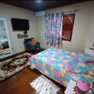 Casa com 110m², 2 dormitórios, 2 vagas, no bairro Santa Lúcia em Caxias do Sul para Comprar