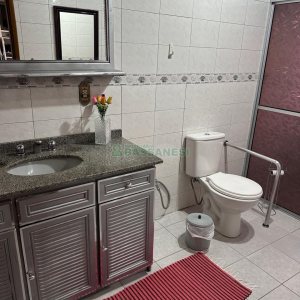 Casa com 110m², 2 dormitórios, 2 vagas, no bairro Santa Lúcia em Caxias do Sul para Comprar