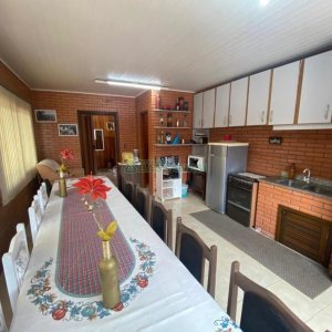 Casa com 110m², 2 dormitórios, 2 vagas, no bairro Santa Lúcia em Caxias do Sul para Comprar