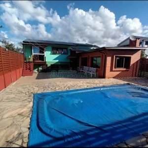 Casa com 110m², 2 dormitórios, 2 vagas, no bairro Santa Lúcia em Caxias do Sul para Comprar