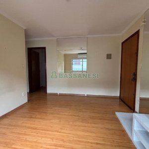 Apartamento com 80m², 3 dormitórios, 2 vagas, no bairro Petrópolis em Caxias do Sul para Alugar