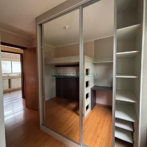 Apartamento com 80m², 3 dormitórios, 2 vagas, no bairro Petrópolis em Caxias do Sul para Alugar