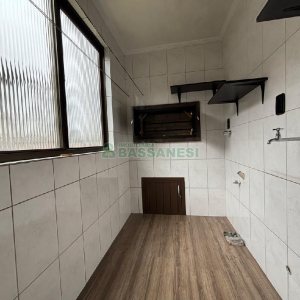 Apartamento com 80m², 3 dormitórios, 2 vagas, no bairro Petrópolis em Caxias do Sul para Alugar