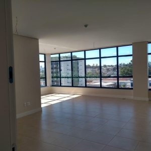 Sala com 55m², 1 vaga, no bairro Colina Sorriso em Caxias do Sul para Alugar