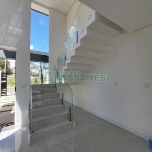 Casa com 228m², 3 dormitórios, 2 vagas, no bairro Nossa Senhora da Saúde em Caxias do Sul para Comprar
