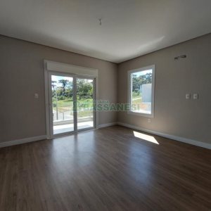 Casa com 228m², 3 dormitórios, 2 vagas, no bairro Nossa Senhora da Saúde em Caxias do Sul para Comprar