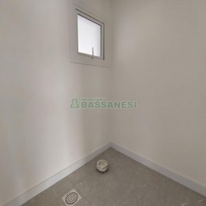 Casa com 228m², 3 dormitórios, 2 vagas, no bairro Nossa Senhora da Saúde em Caxias do Sul para Comprar