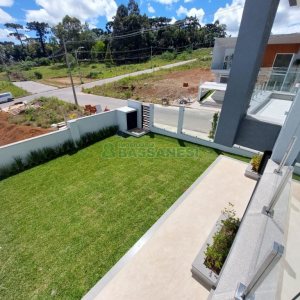 Casa com 228m², 3 dormitórios, 2 vagas, no bairro Nossa Senhora da Saúde em Caxias do Sul para Comprar