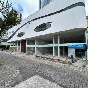 Loja com 200m², 2 vagas, no bairro Centro em Caxias do Sul para Alugar