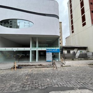 Loja com 200m², 2 vagas, no bairro Centro em Caxias do Sul para Alugar