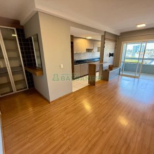 Apto Mobiliado com 75m², 2 dormitórios, 2 vagas, no bairro Lourdes em Caxias do Sul para Alugar