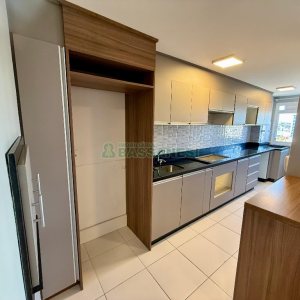 Apto Mobiliado com 75m², 2 dormitórios, 2 vagas, no bairro Lourdes em Caxias do Sul para Alugar