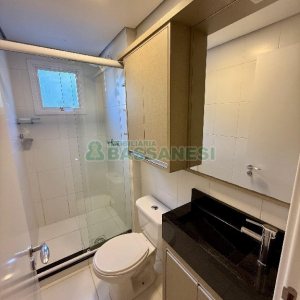 Apto Mobiliado com 75m², 2 dormitórios, 2 vagas, no bairro Lourdes em Caxias do Sul para Alugar