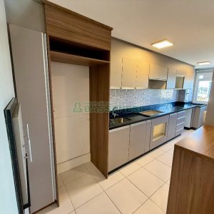 Apto Mobiliado com 75m², 2 dormitórios, 2 vagas, no bairro Lourdes em Caxias do Sul para Alugar