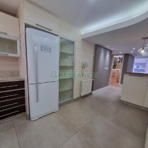 Apartamento com 154m², 3 dormitórios, 3 vagas, no bairro Madureira em Caxias do Sul para Alugar ou Comprar