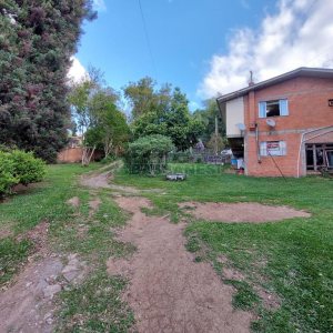 Casa com 306m², 3 dormitórios, 1 vaga, no bairro Pedancino em Caxias do Sul para Comprar