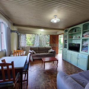 Casa com 306m², 3 dormitórios, 1 vaga, no bairro Pedancino em Caxias do Sul para Comprar