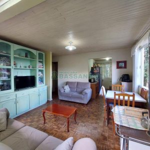 Casa com 306m², 3 dormitórios, 1 vaga, no bairro Pedancino em Caxias do Sul para Comprar