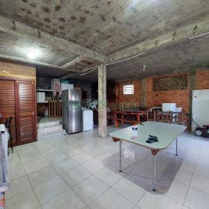 Casa com 306m², 3 dormitórios, 1 vaga, no bairro Pedancino em Caxias do Sul para Comprar